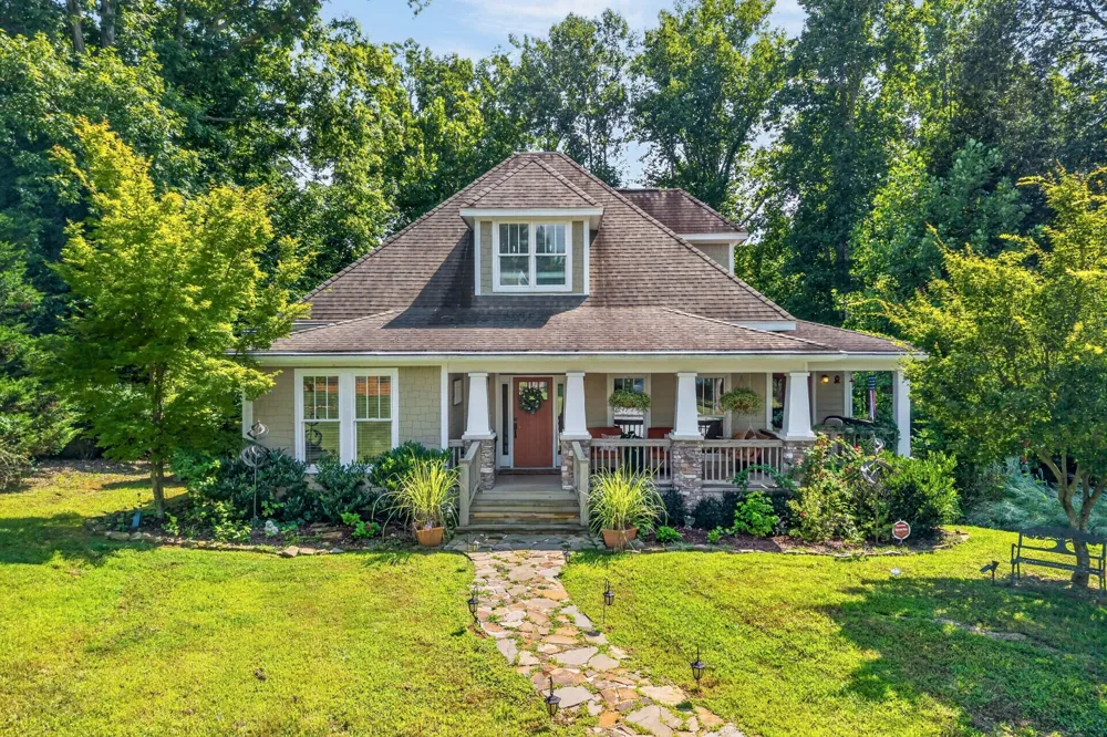 18 Admiral Ln Rock Island, TN 38581
