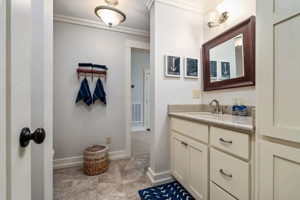 18 Admiral Ln Rock Island, TN 38581