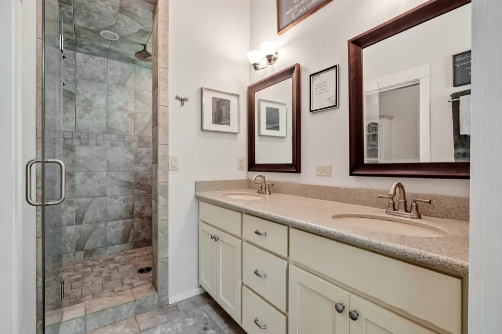 18 Admiral Ln Rock Island, TN 38581