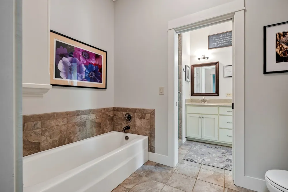 18 Admiral Ln Rock Island, TN 38581