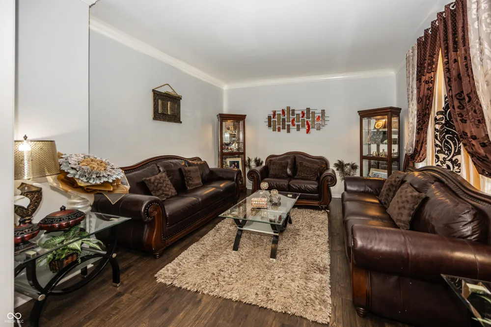 5889 Pebblestream Drive Carmel, IN 46033