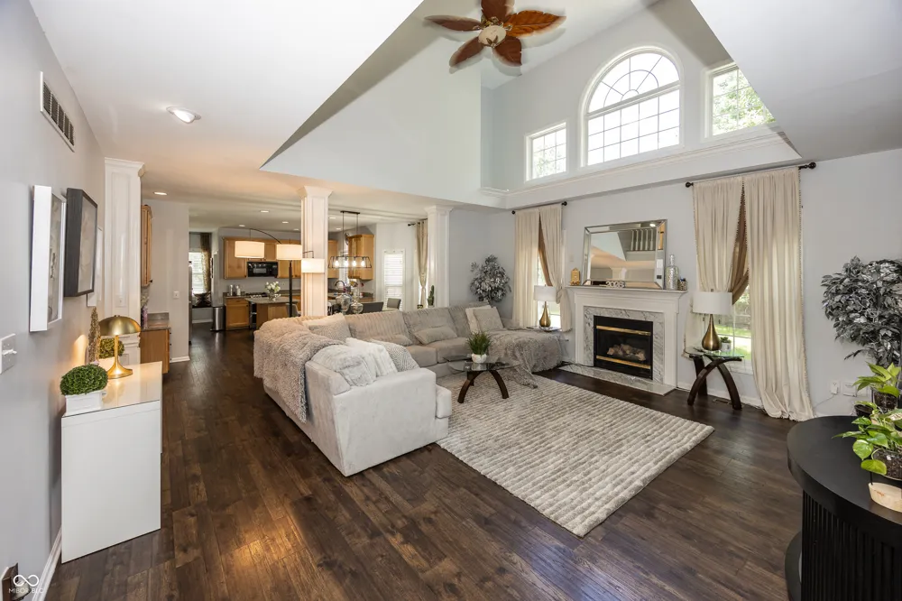 5889 Pebblestream Drive Carmel, IN 46033