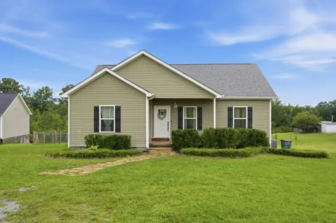 17036 Pond Cir