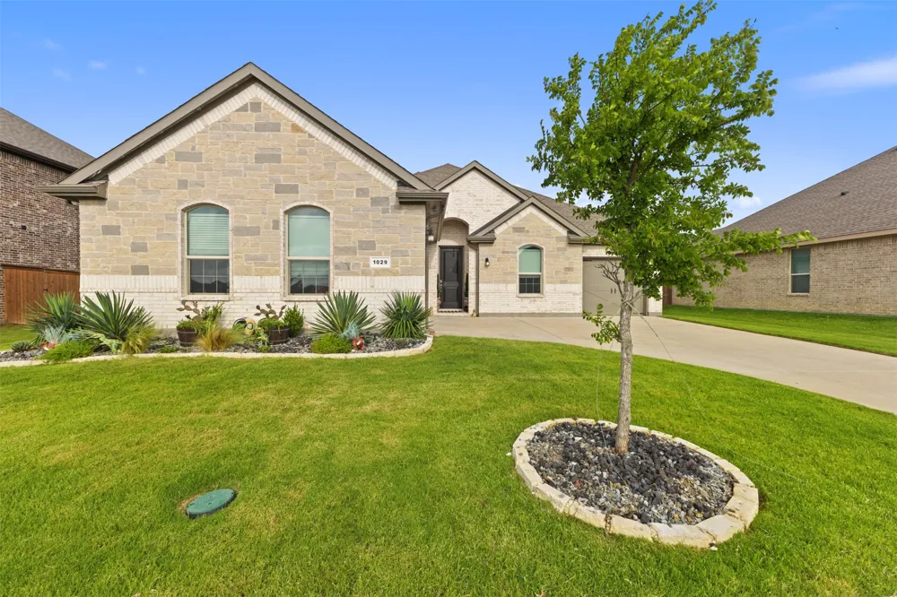 1029 Greencove Drive Midlothian, TX 76065