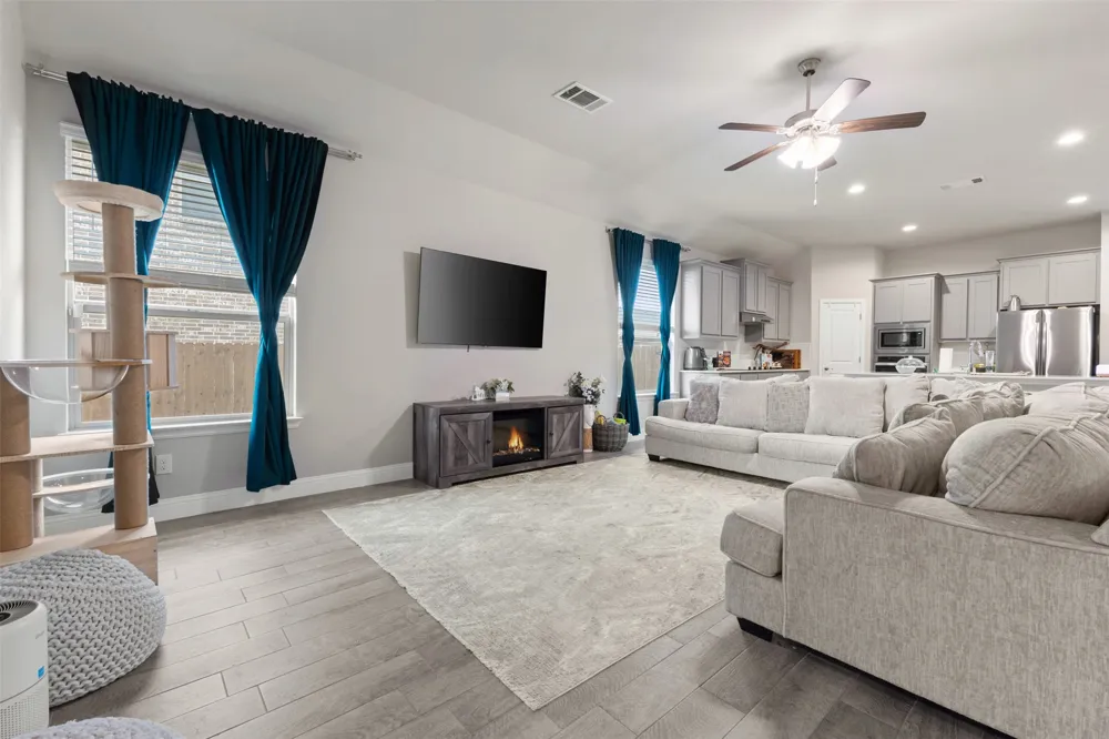 1029 Greencove Drive Midlothian, TX 76065