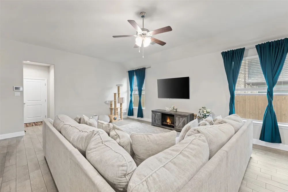 1029 Greencove Drive Midlothian, TX 76065