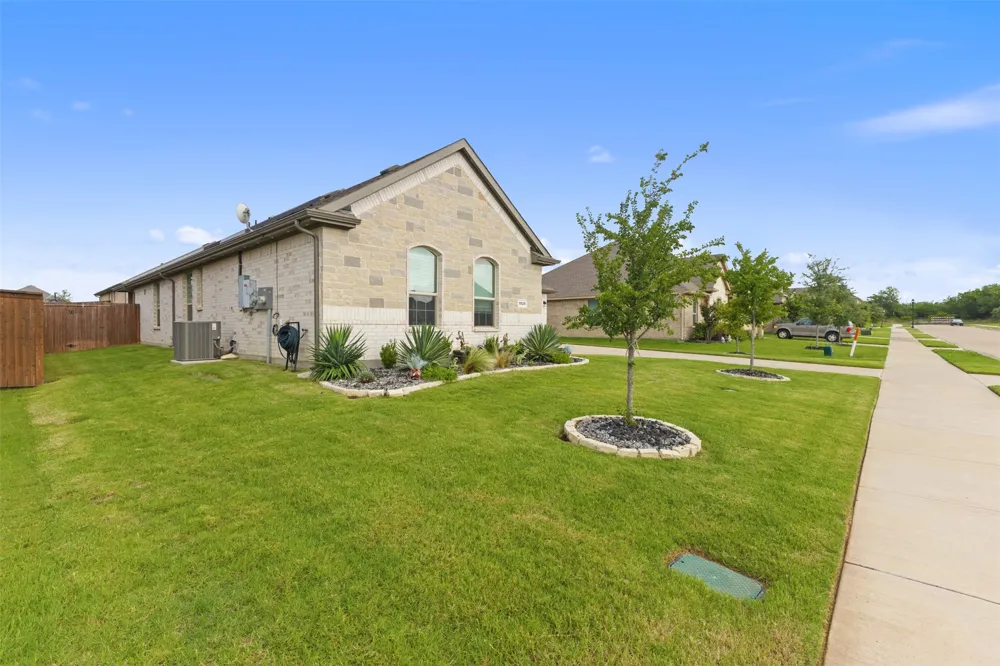1029 Greencove Drive Midlothian, TX 76065