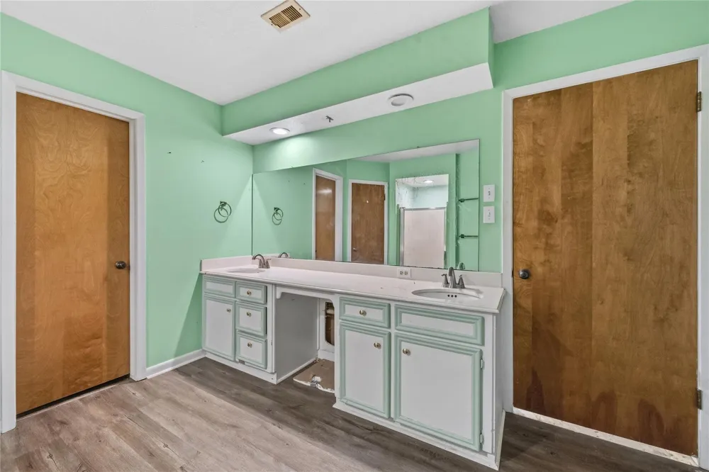 140 Pine Valley Drive Livingston, TX 77351
