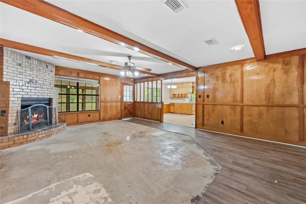140 Pine Valley Drive Livingston, TX 77351