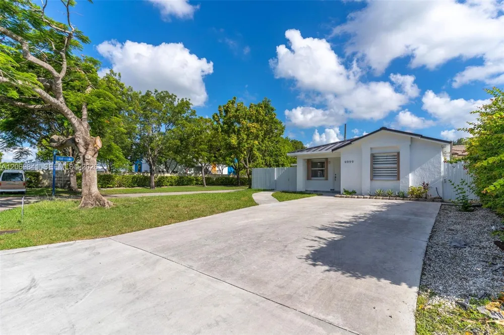 9999 NW 25th Ter Doral, FL 33172