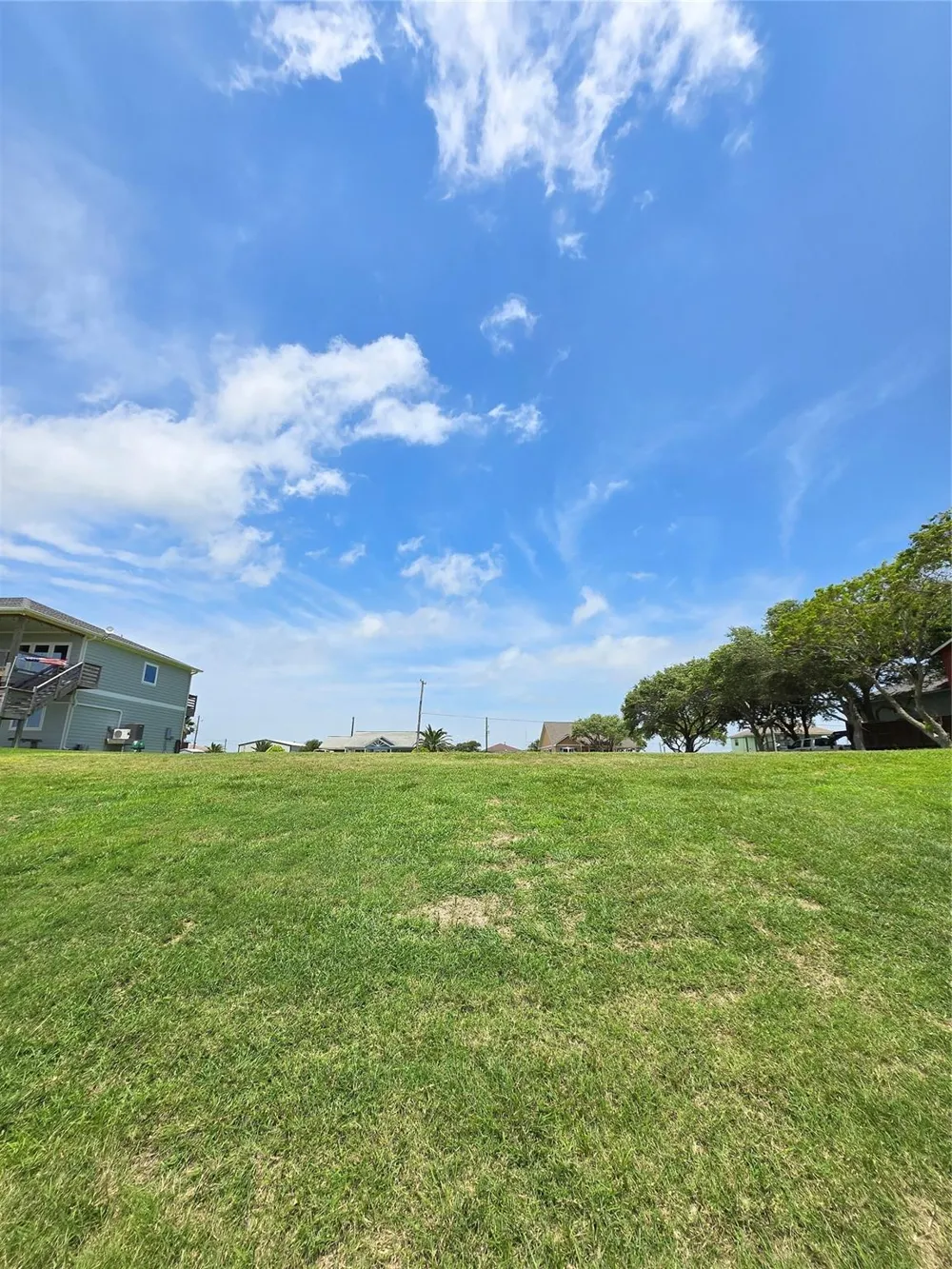 1664 W Bayshore Drive Palacios, TX 77465