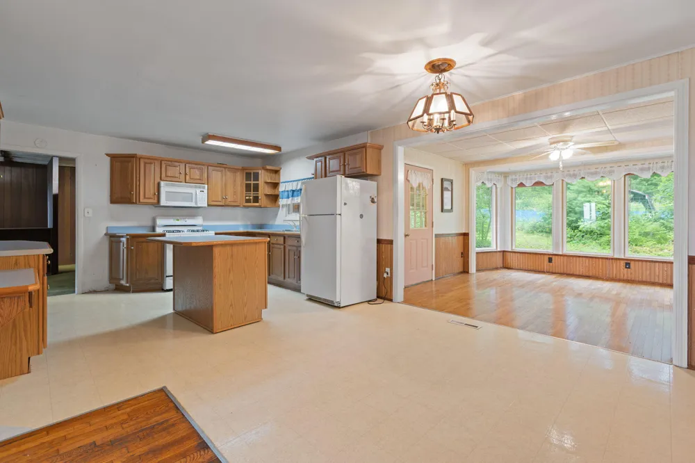 4396 Holloway Adrian, MI 49221