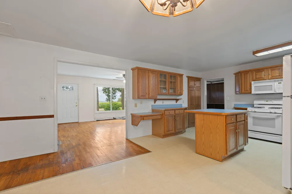4396 Holloway Adrian, MI 49221