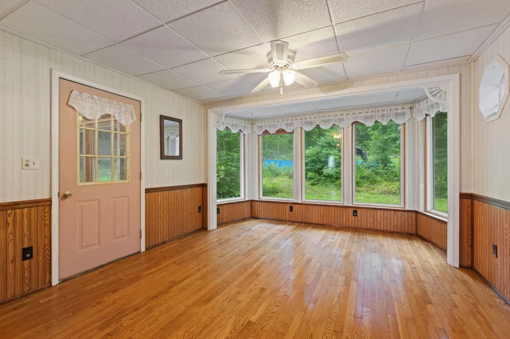 4396 Holloway Adrian, MI 49221