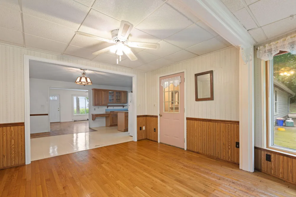 4396 Holloway Adrian, MI 49221