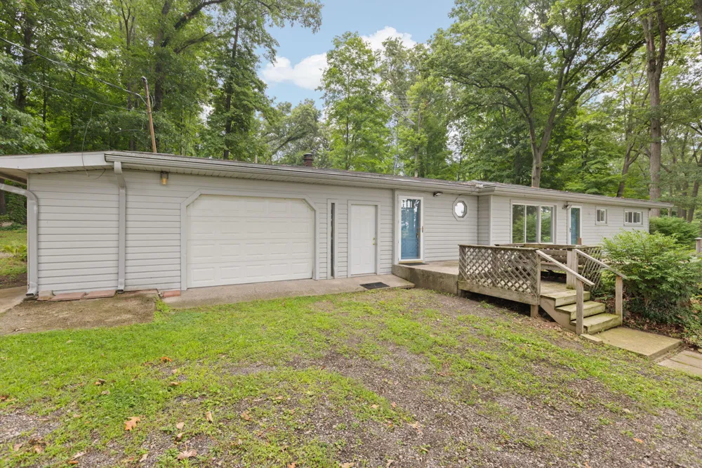 4396 Holloway Adrian, MI 49221