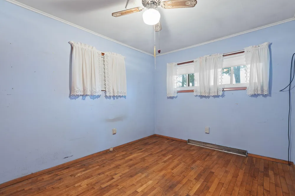4396 Holloway Adrian, MI 49221