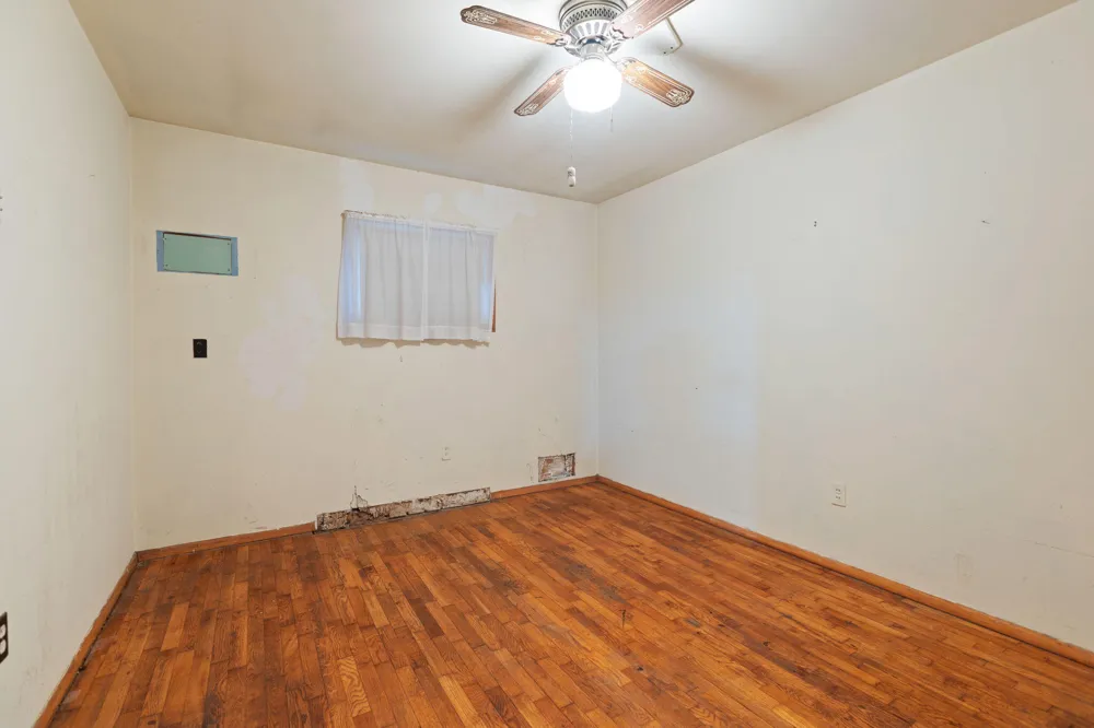 4396 Holloway Adrian, MI 49221