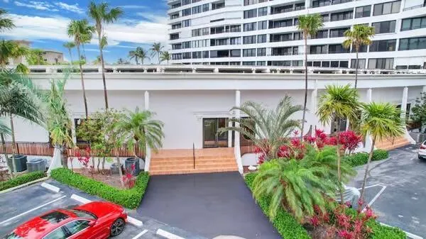 3589 S Ocean Boulevard #37 South Palm Beach, FL 33480
