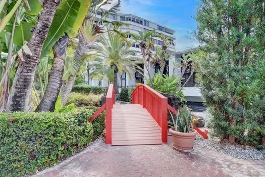 3589 S Ocean Boulevard #37 South Palm Beach, FL 33480