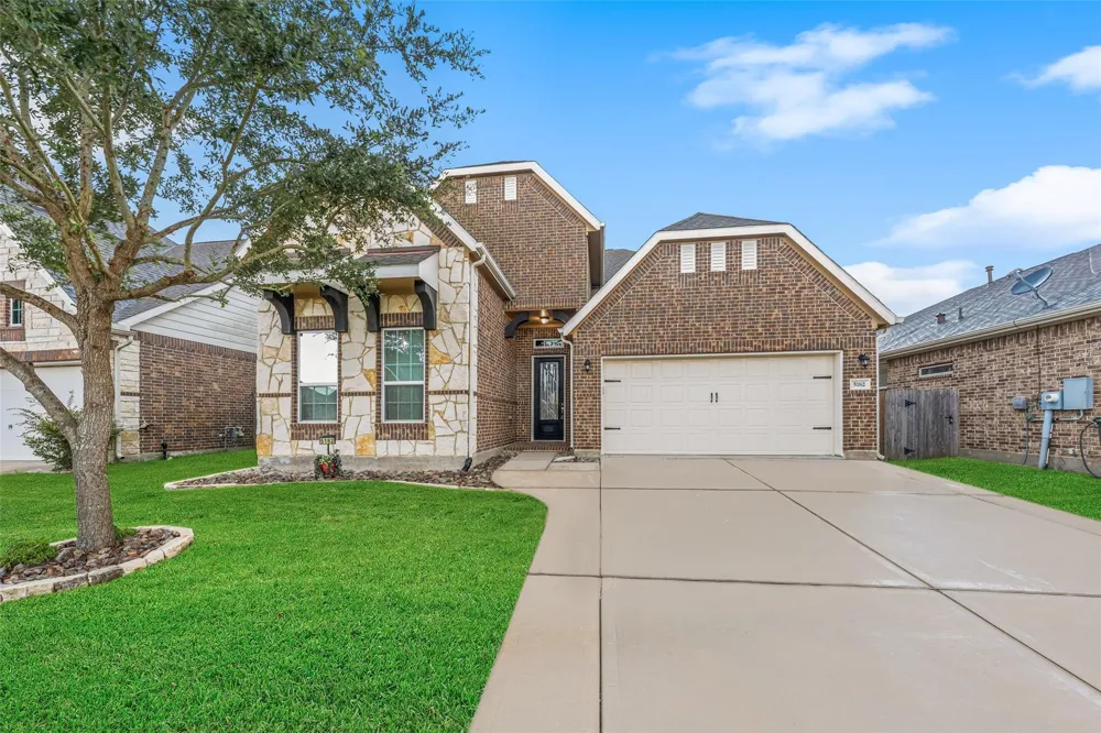 5182 Echo Falls Drive Alvin, TX 77511