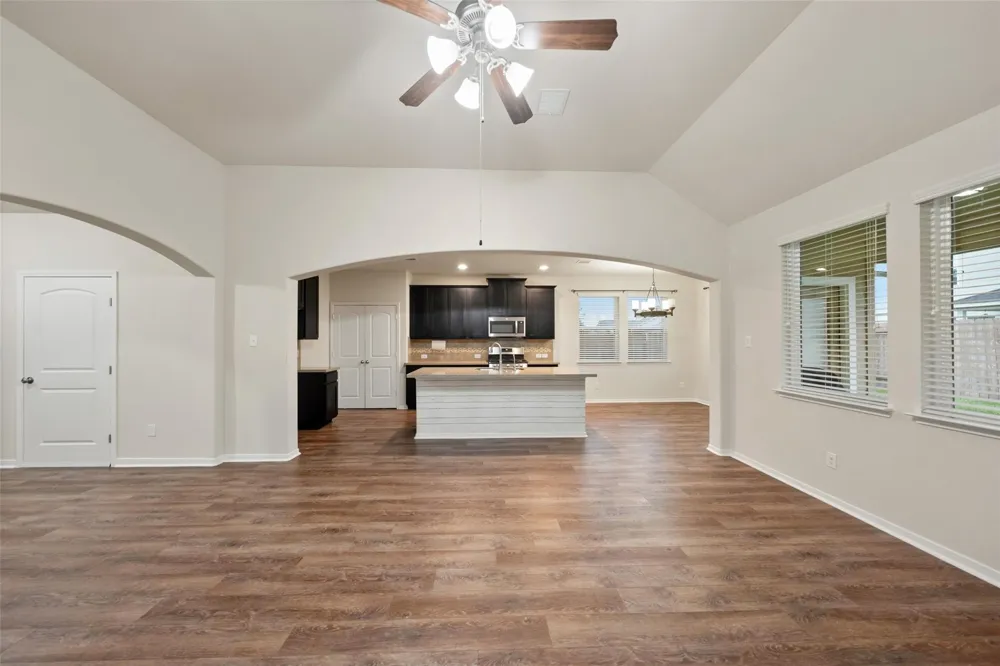 5182 Echo Falls Drive Alvin, TX 77511