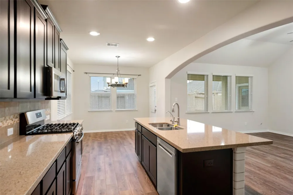 5182 Echo Falls Drive Alvin, TX 77511