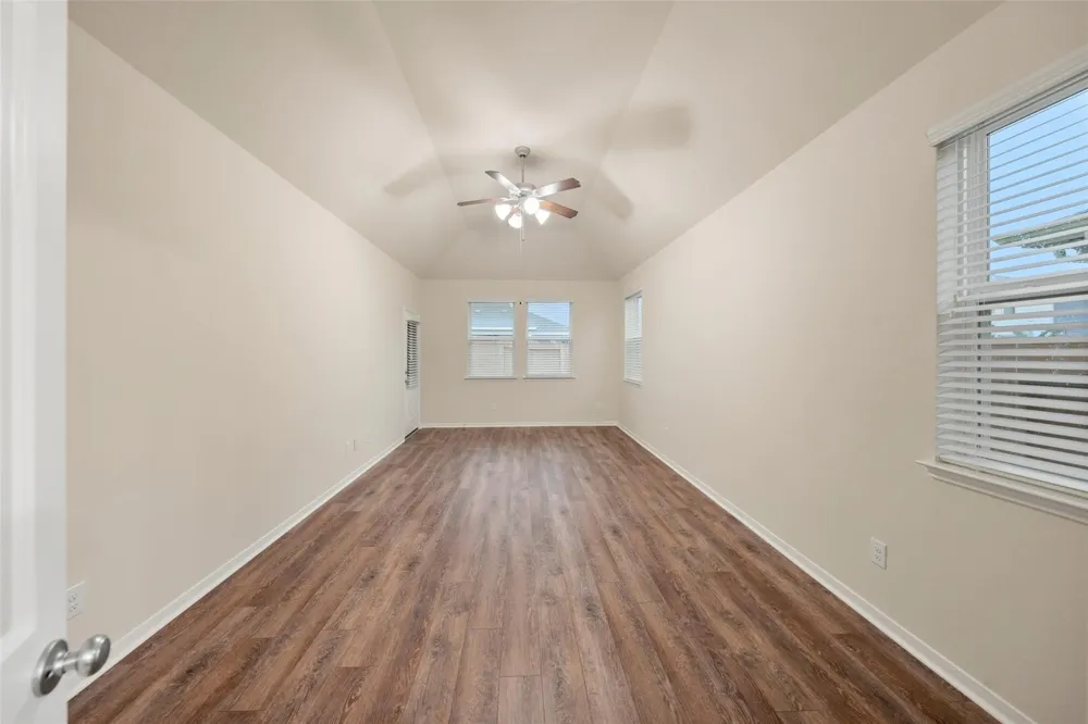 5182 Echo Falls Drive Alvin, TX 77511