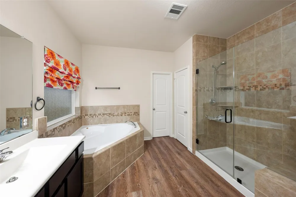5182 Echo Falls Drive Alvin, TX 77511