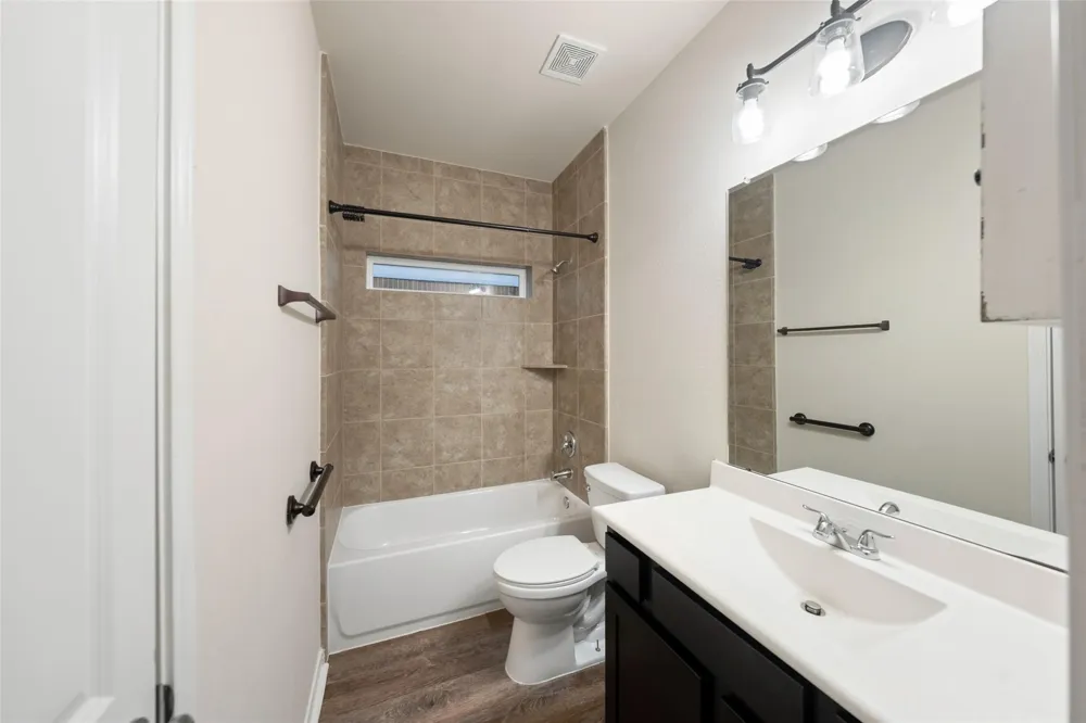 5182 Echo Falls Drive Alvin, TX 77511