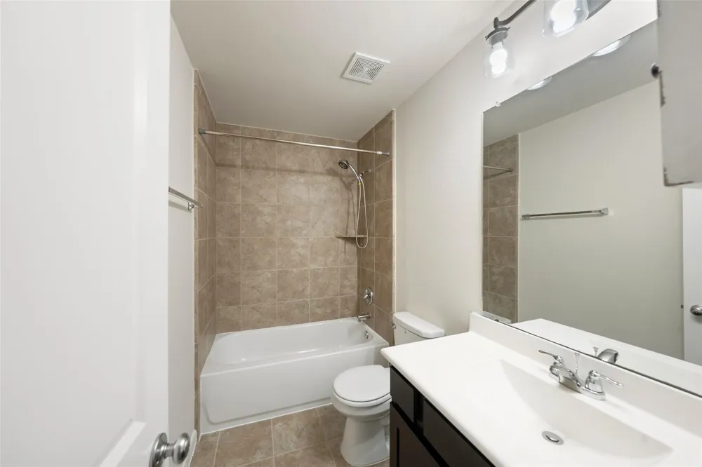 5182 Echo Falls Drive Alvin, TX 77511
