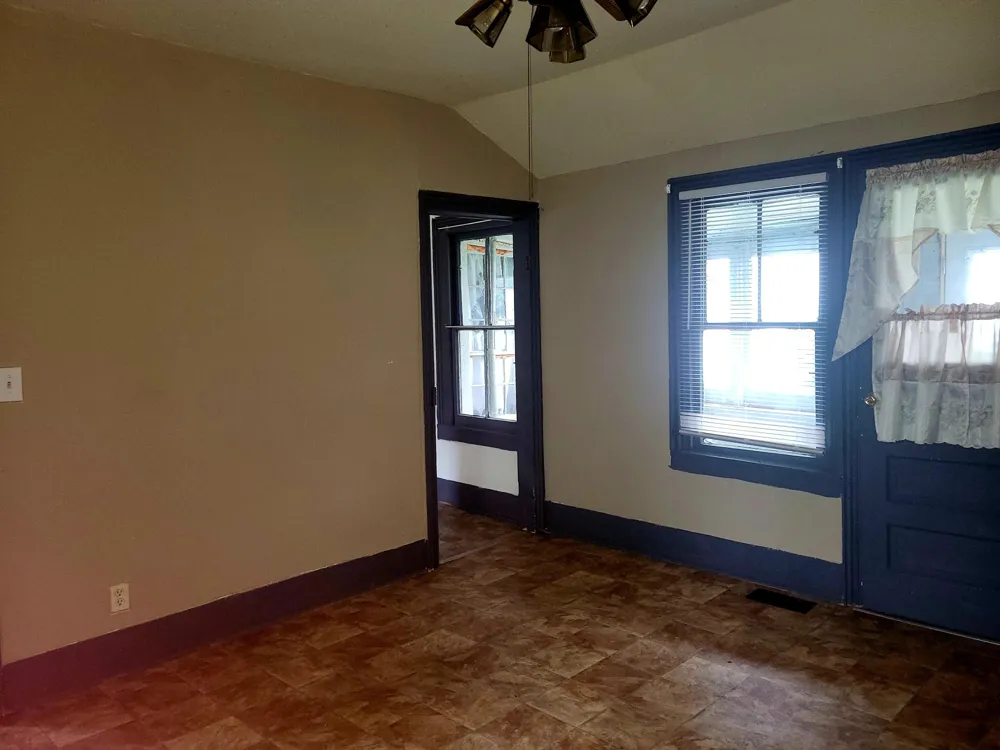 204 W Delaware Street Decatur, MI 49045