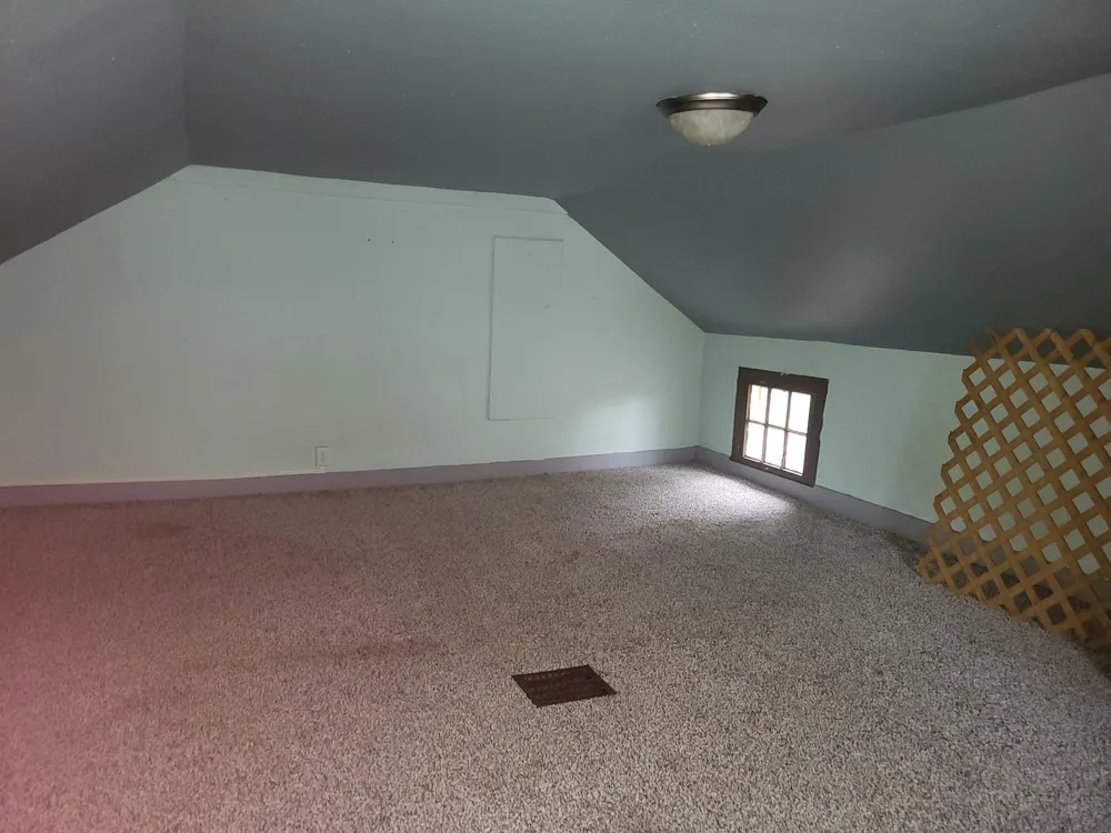 204 W Delaware Street Decatur, MI 49045