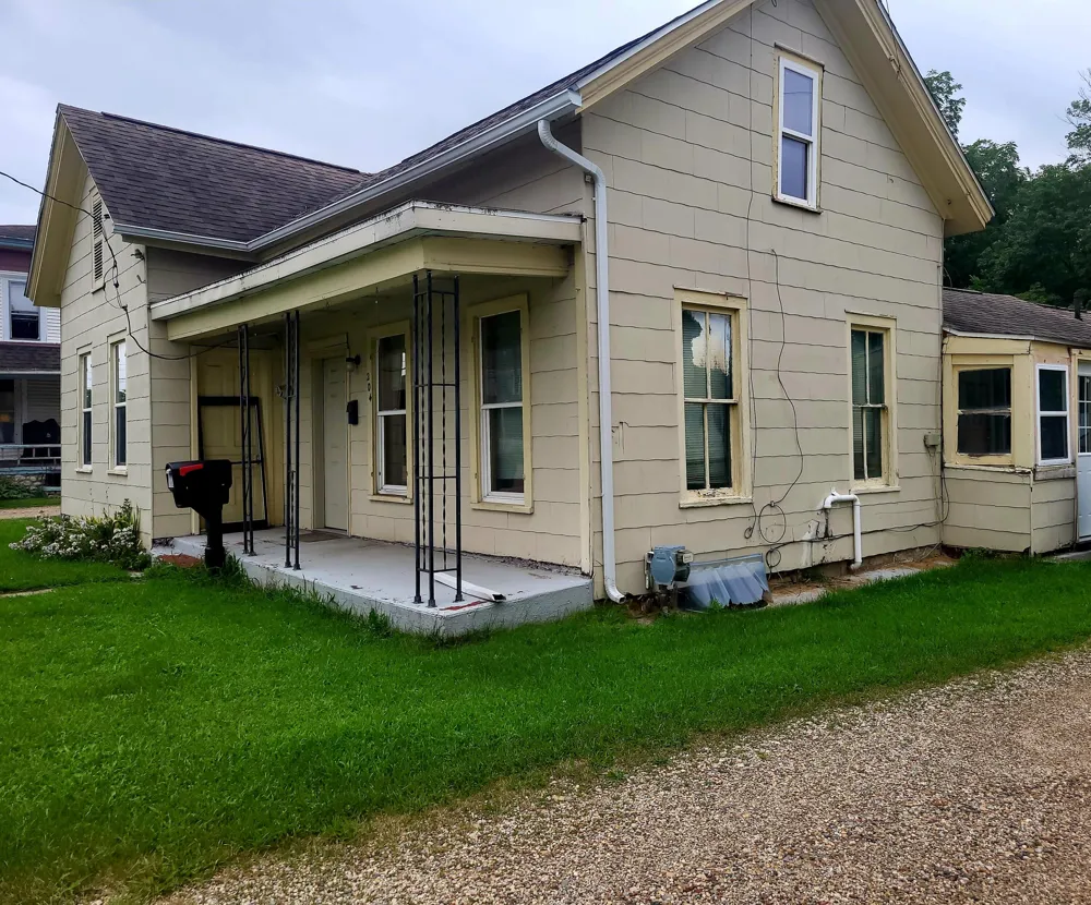 204 W Delaware Street Decatur, MI 49045