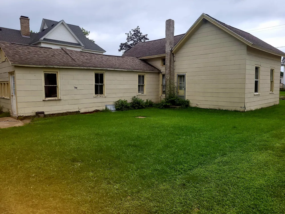 204 W Delaware Street Decatur, MI 49045