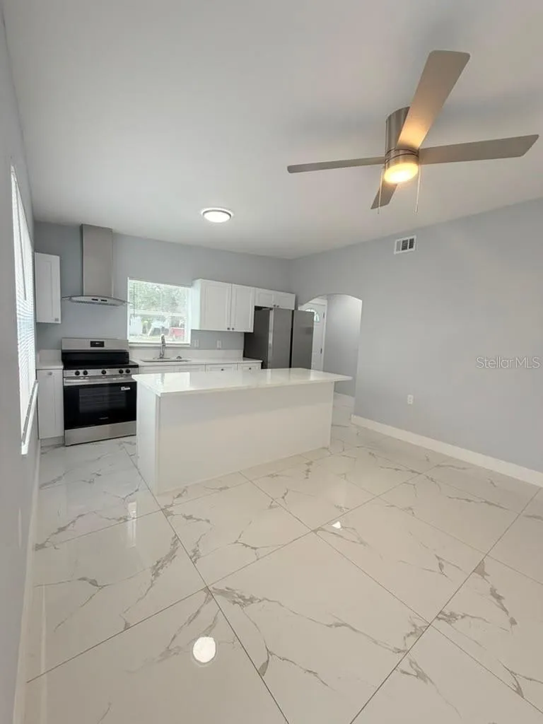 2615 E 23RD AVENUE Tampa, FL 33605