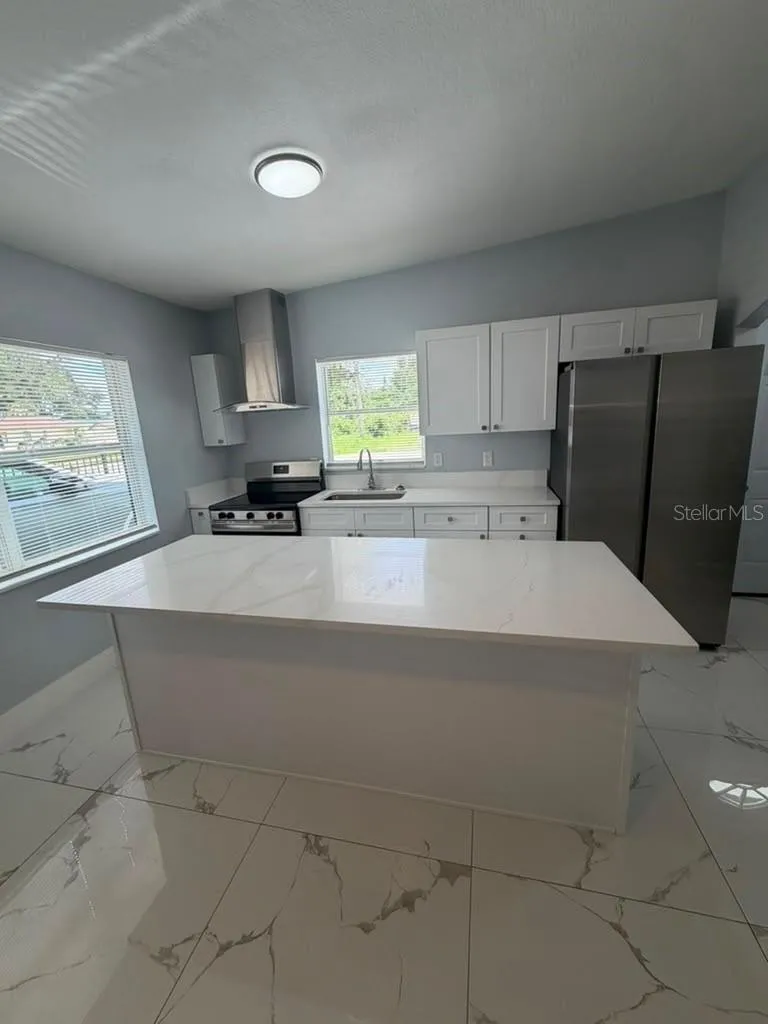 2615 E 23RD AVENUE Tampa, FL 33605