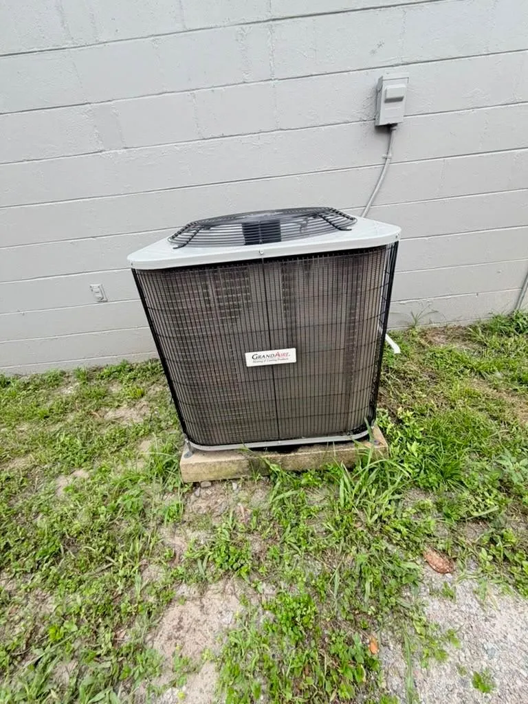2615 E 23RD AVENUE Tampa, FL 33605