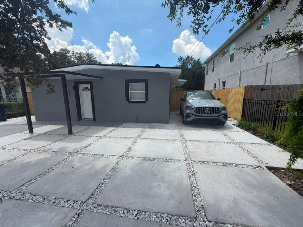 2615 E 23RD AVENUE Tampa, FL 33605