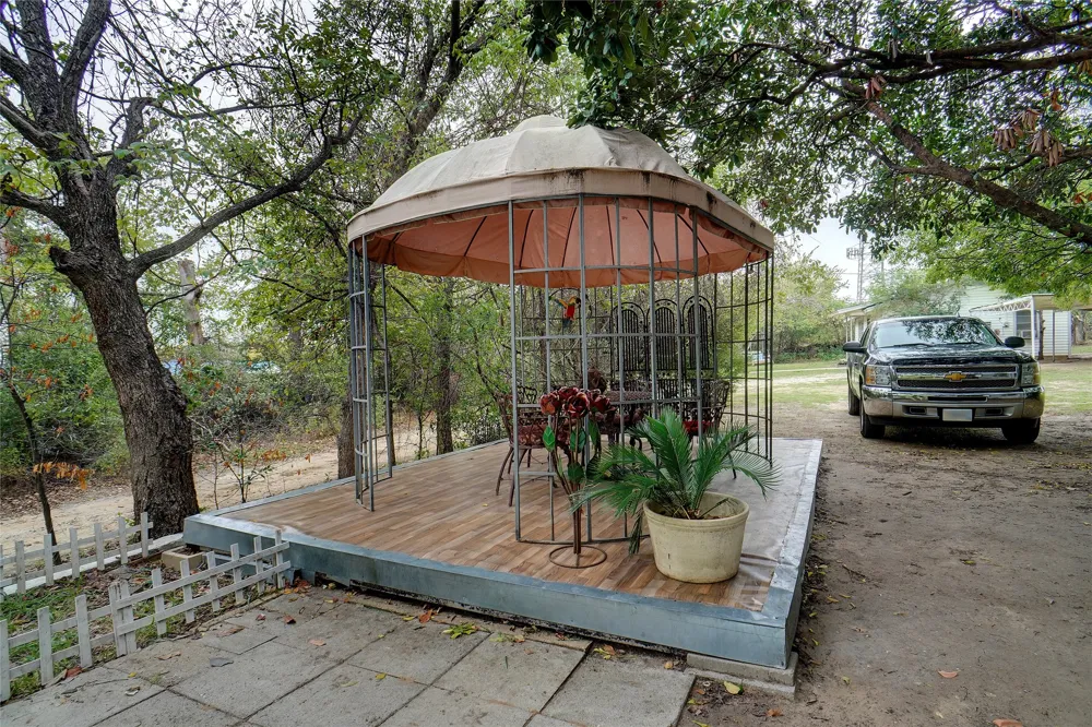 1000 S.E. Parkway Parkway Azle, TX 76020