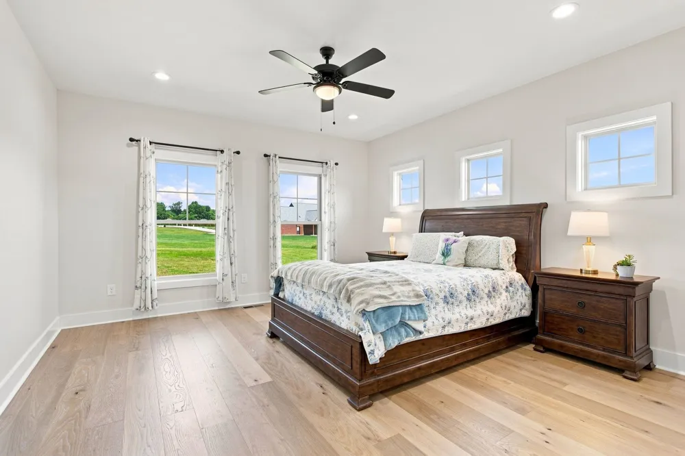 114 Hurst Dr Leoma, TN 38468
