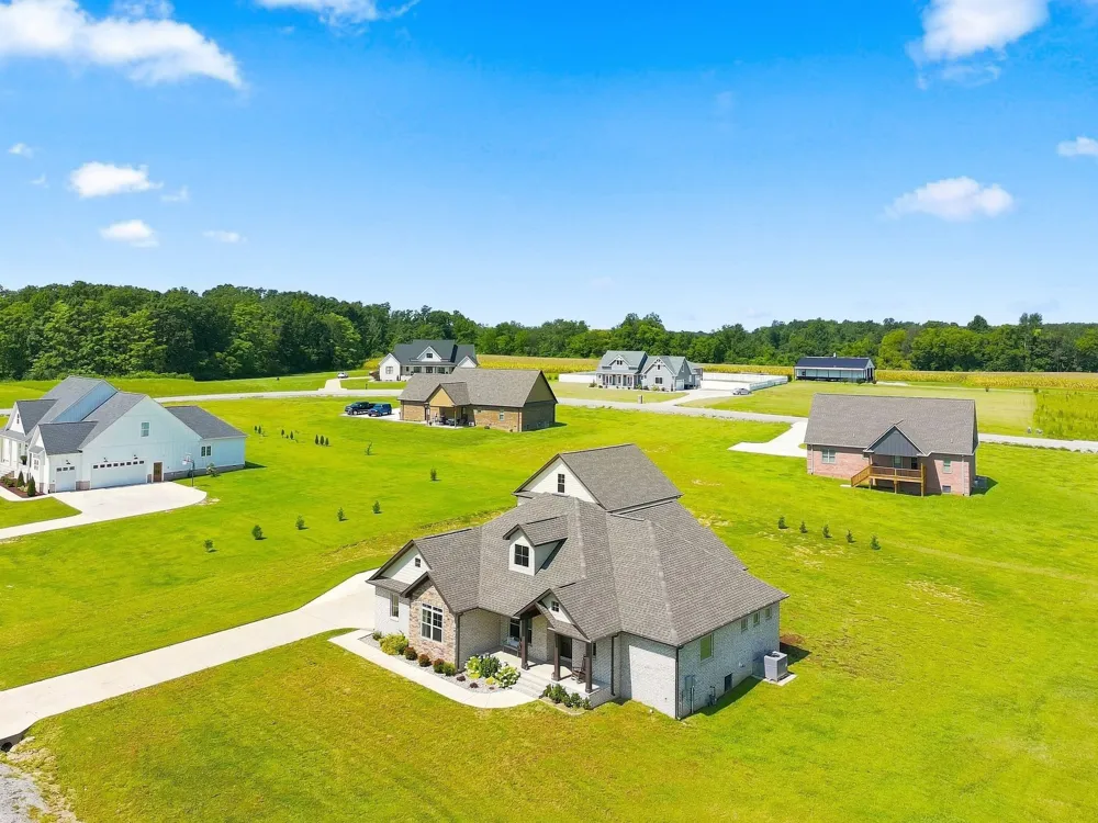 114 Hurst Dr Leoma, TN 38468