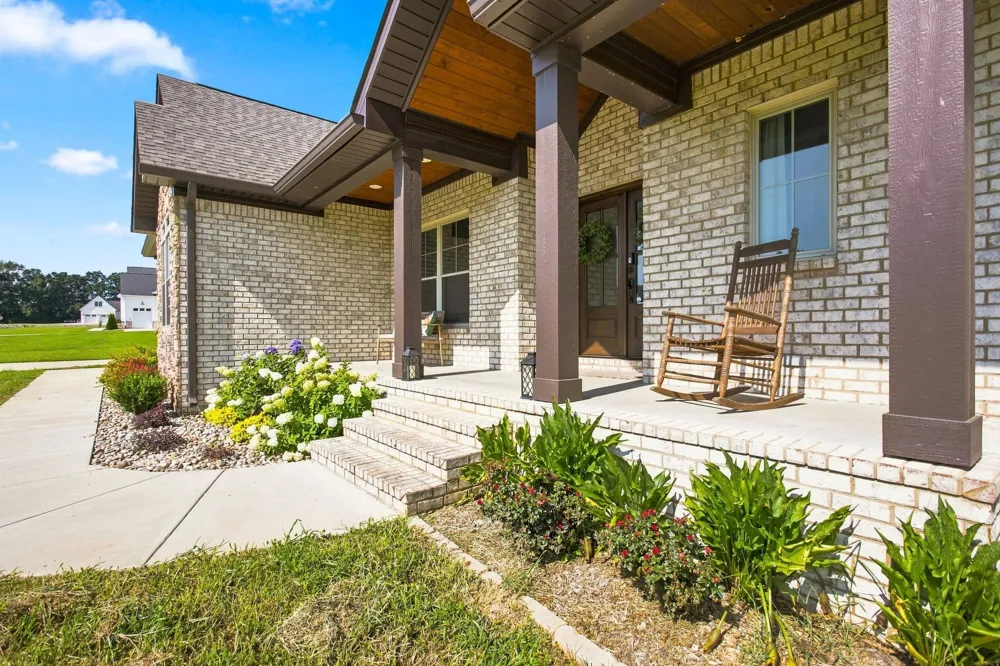 114 Hurst Dr Leoma, TN 38468