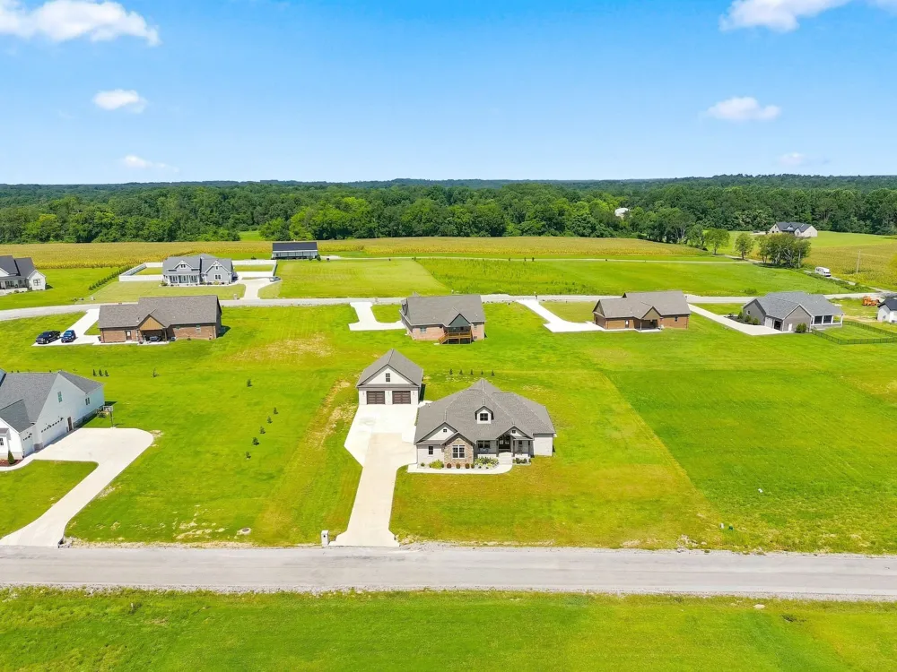 114 Hurst Dr Leoma, TN 38468