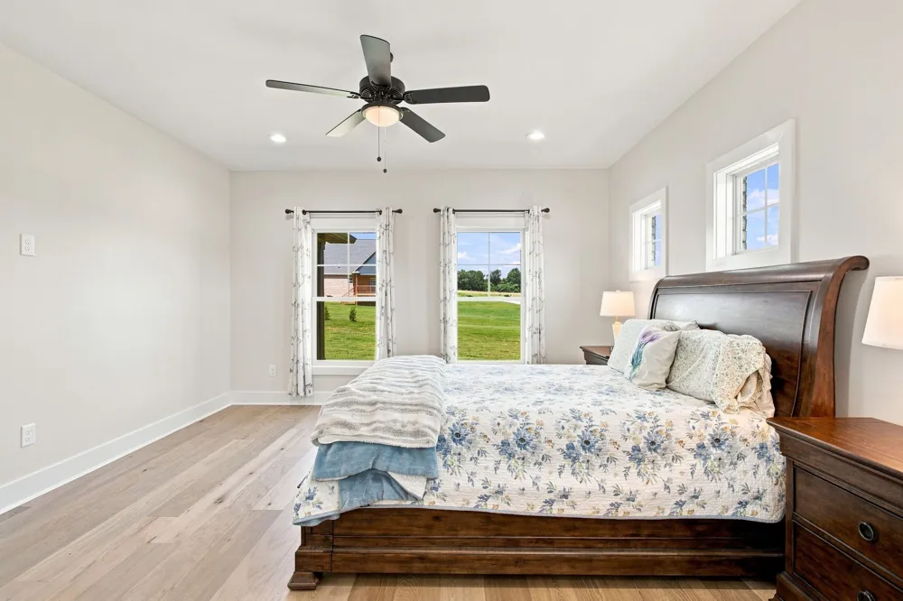 114 Hurst Dr Leoma, TN 38468