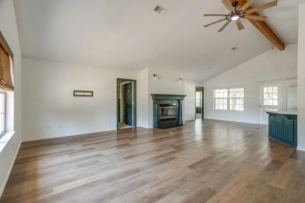321 E Woody Creek Court Springtown, TX 76082