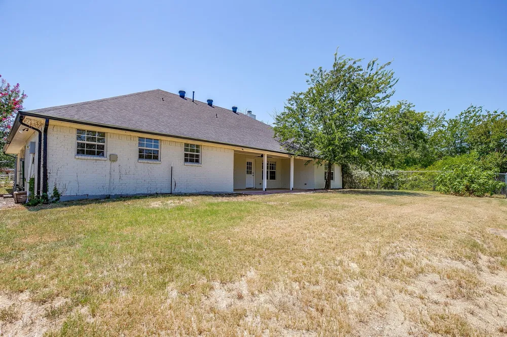 321 E Woody Creek Court Springtown, TX 76082
