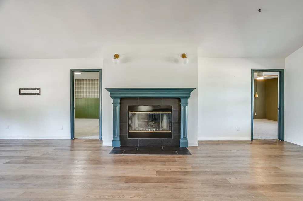 321 E Woody Creek Court Springtown, TX 76082