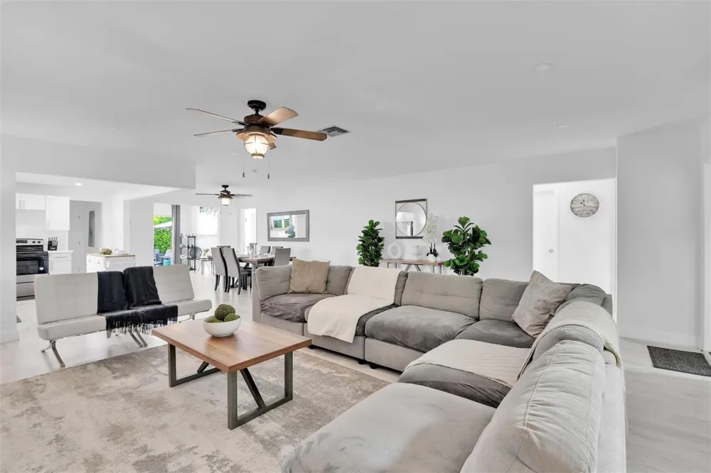 214 SE 6th Street Dania Beach, FL 33004