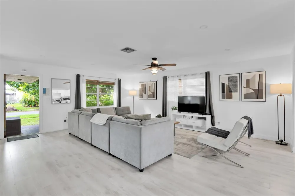 214 SE 6th Street Dania Beach, FL 33004